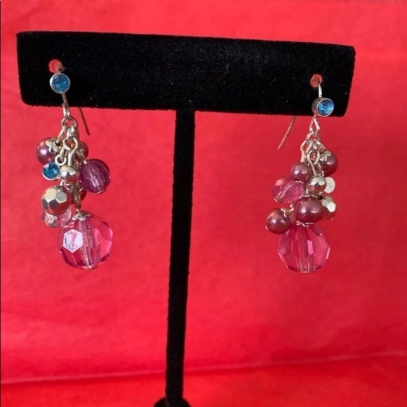 Fu & flirty dangle earrings - Picture 2 of 3